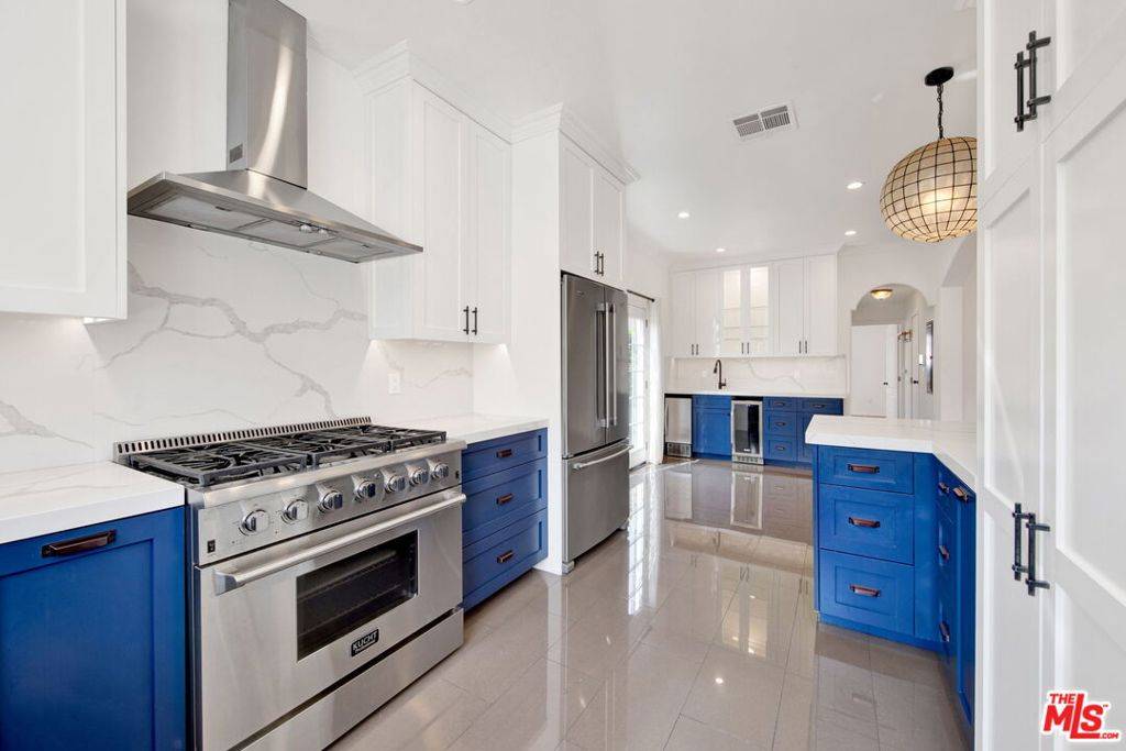 552 N Madison AVE, Los Angeles, CA 90004
