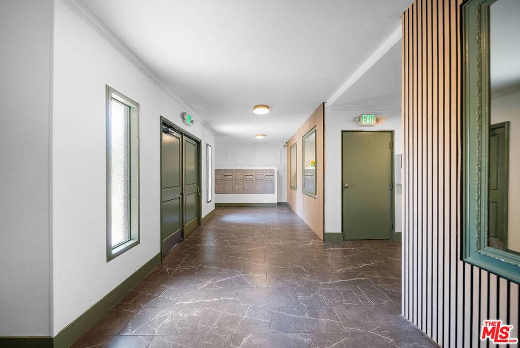 Santa Monica, CA 90402,605 San Vicente BLVD #204