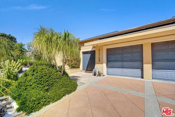 Woodland Hills, CA 91364,21749 Planewood DR