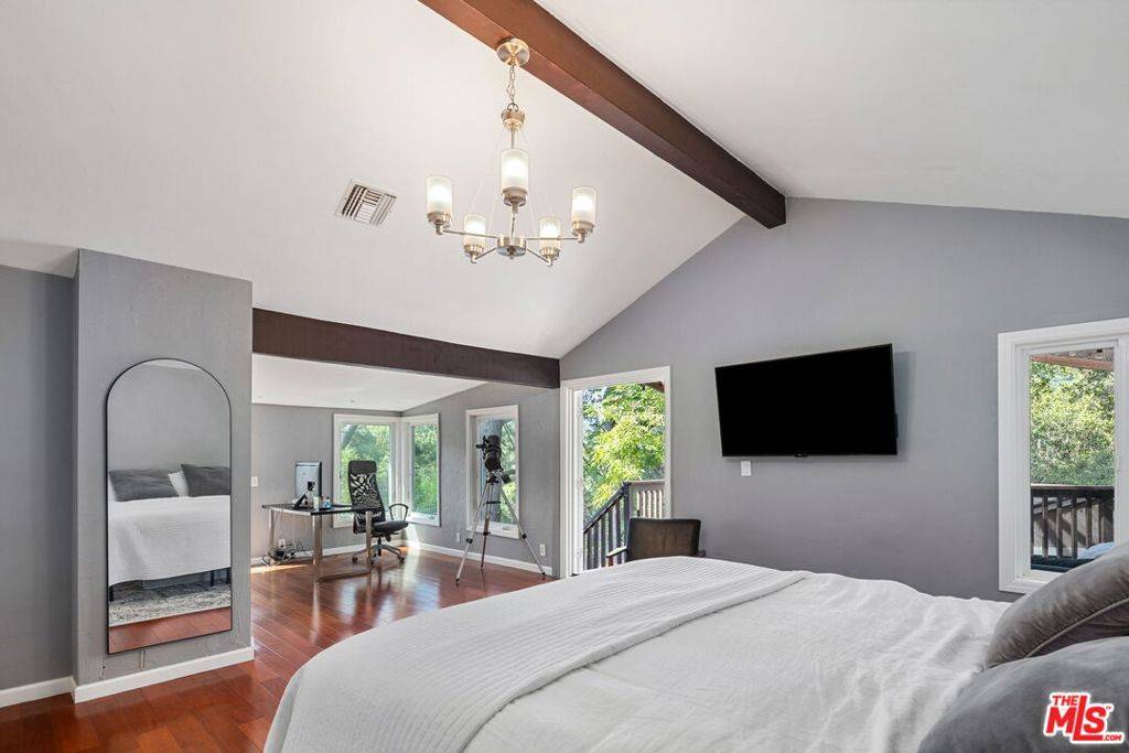 Topanga, CA 90290,20922 Keller RD