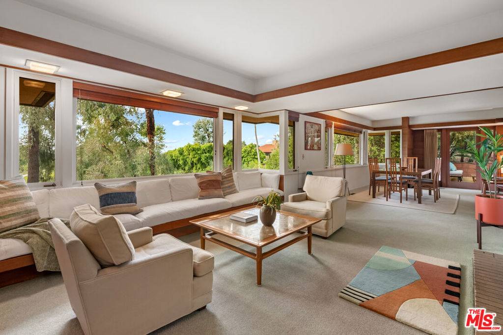 Redlands, CA 92373,1915 Country Club DR