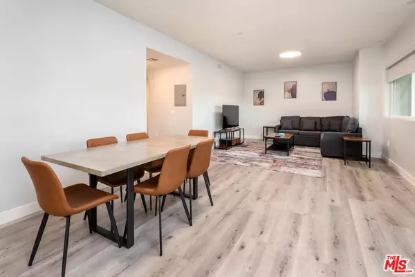 917 S Berendo ST #301, Los Angeles, CA 90006
