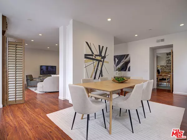 Beverly Hills, CA 90212,235 S Reeves DR #305