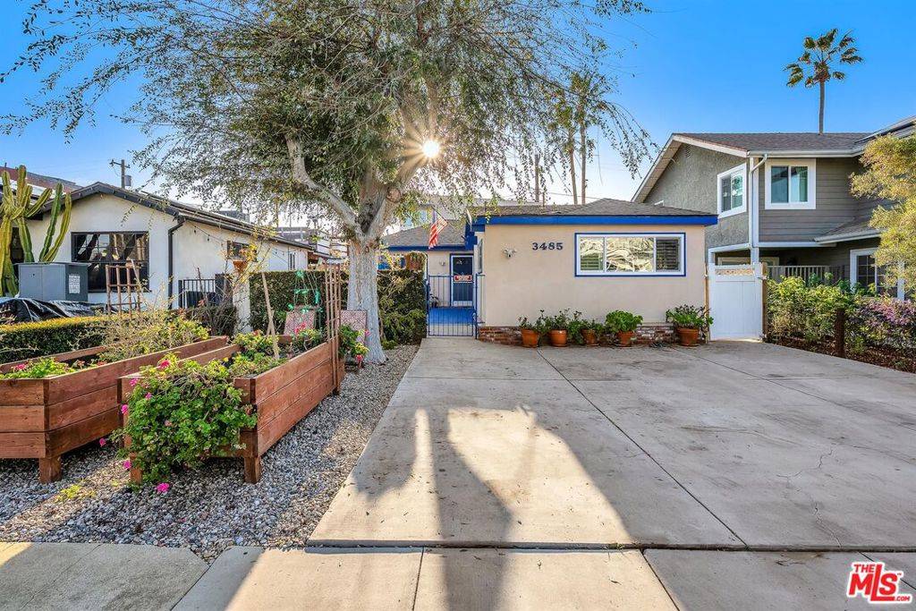 3485 Rosewood AVE, Los Angeles, CA 90066