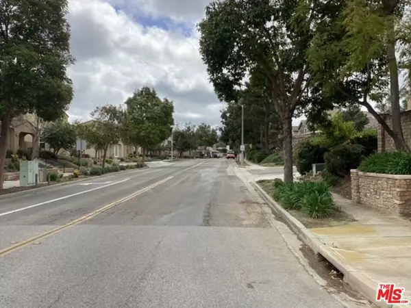 Simi Valley, CA 93065,2865 Briarpatch DR