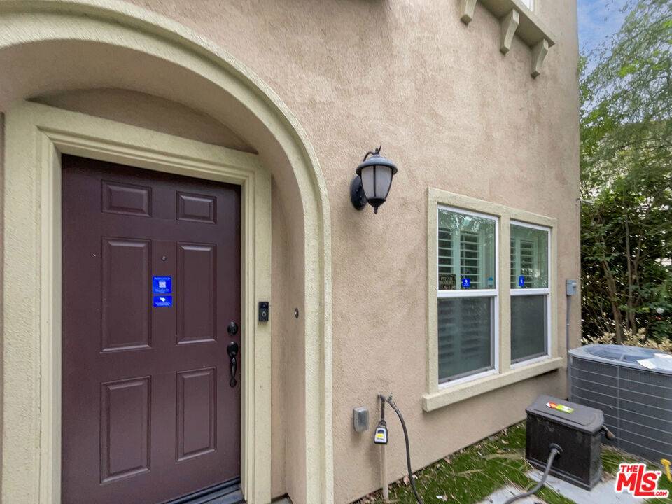 14708 Sherman WAY, Van Nuys, CA 91405