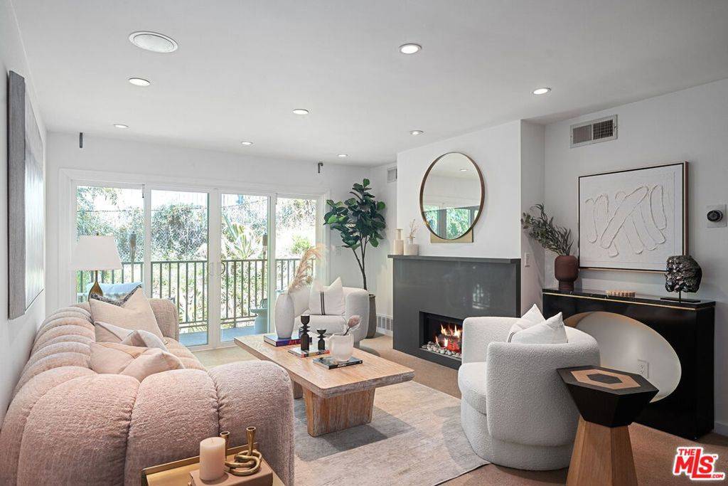 West Hollywood, CA 90069,1230 Horn AVE #508
