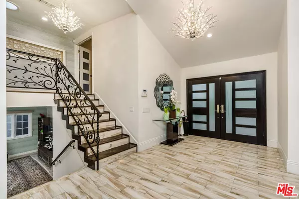 Tarzana, CA 91356,19715 Greenbriar DR