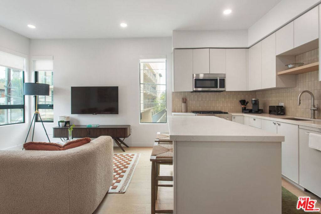 10310 Santa Monica BLVD #PH710, Los Angeles, CA 90025