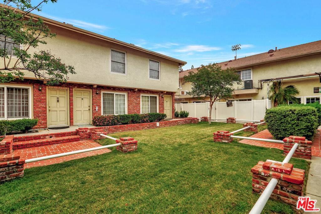 Chatsworth, CA 91311,10065 De Soto AVE #303