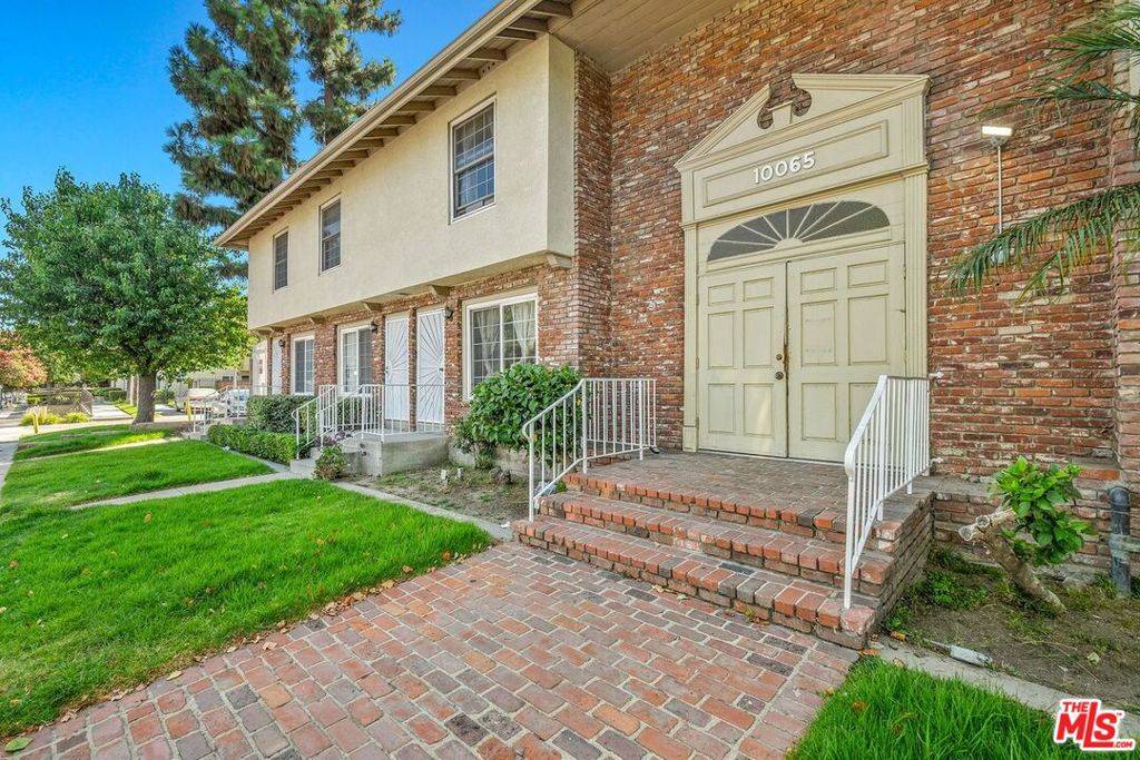 Chatsworth, CA 91311,10065 De Soto AVE #303
