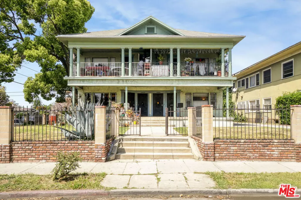 Los Angeles, CA 90007,2955 Van Buren PL