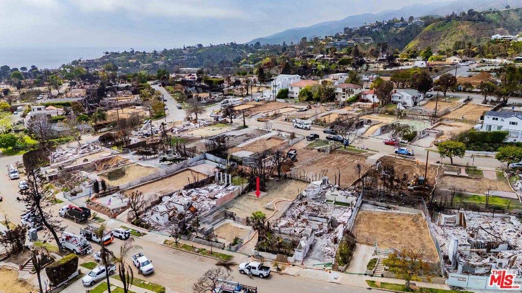 Pacific Palisades, CA 90272,16755 Bollinger DR