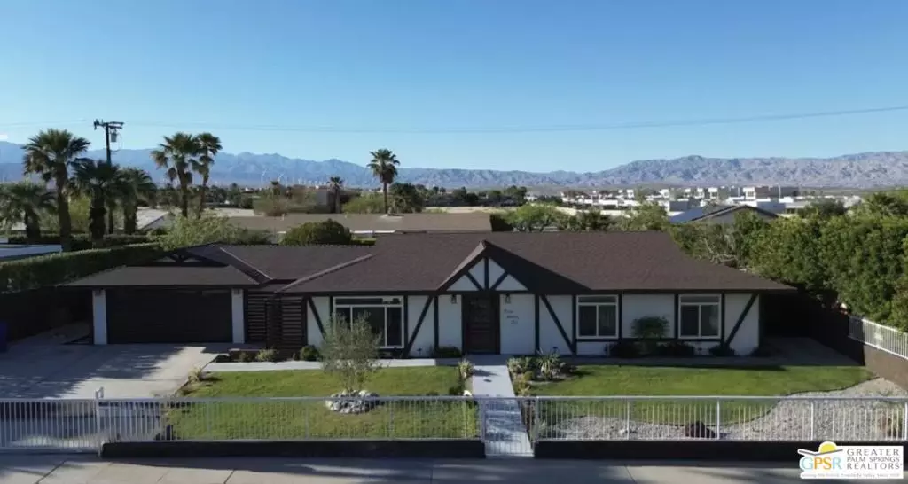 372 E Molino RD, Palm Springs, CA 92262