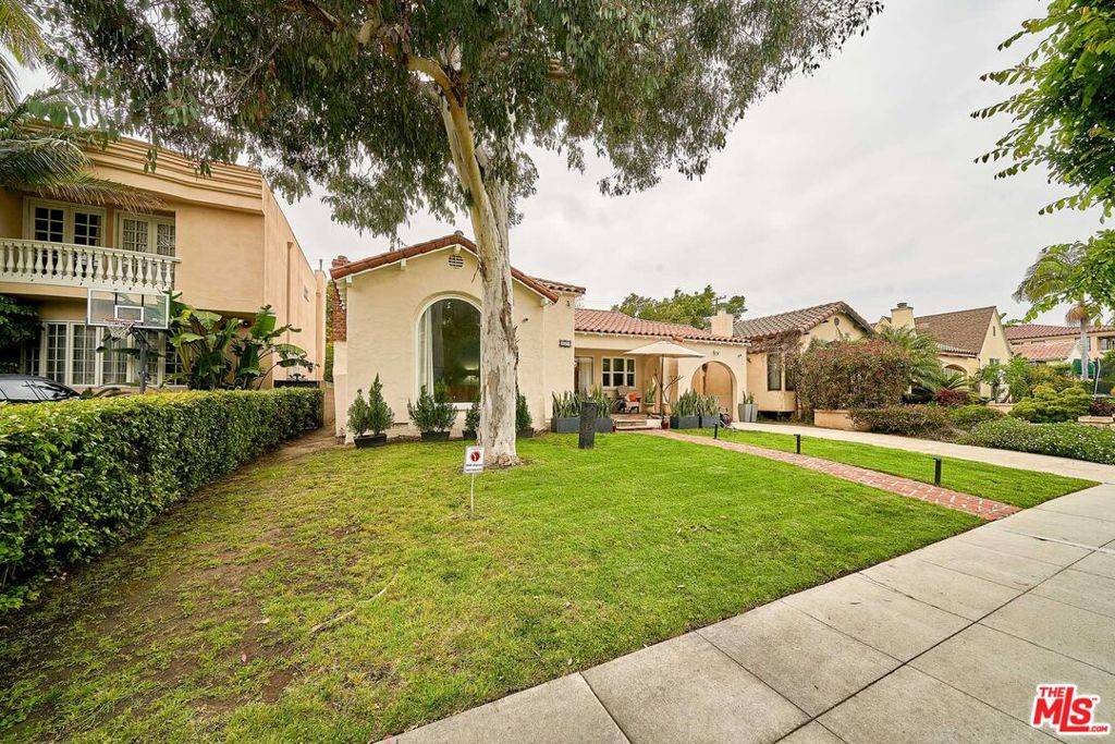 Beverly Hills, CA 90211,219 S Hamel DR