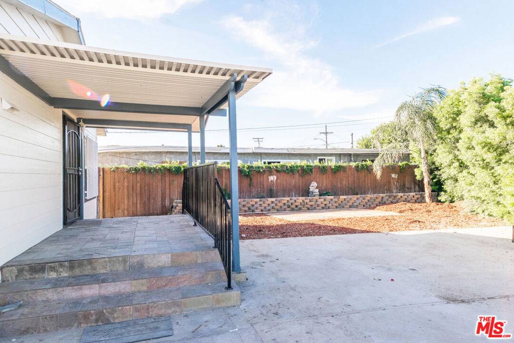 Inglewood, CA 90304,11156 Mansel AVE