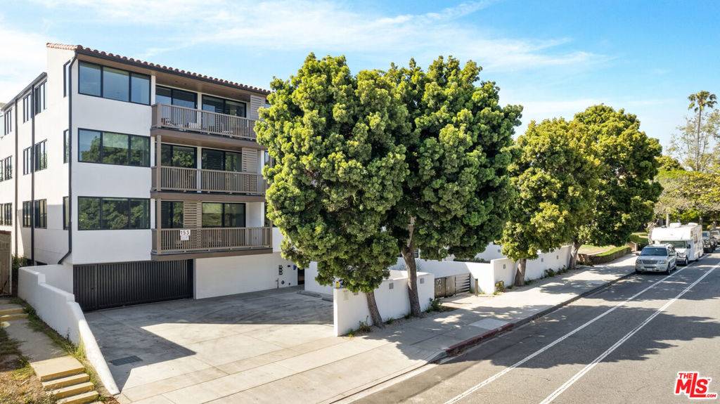 Santa Monica, CA 90402,153 San Vicente BLVD #2B