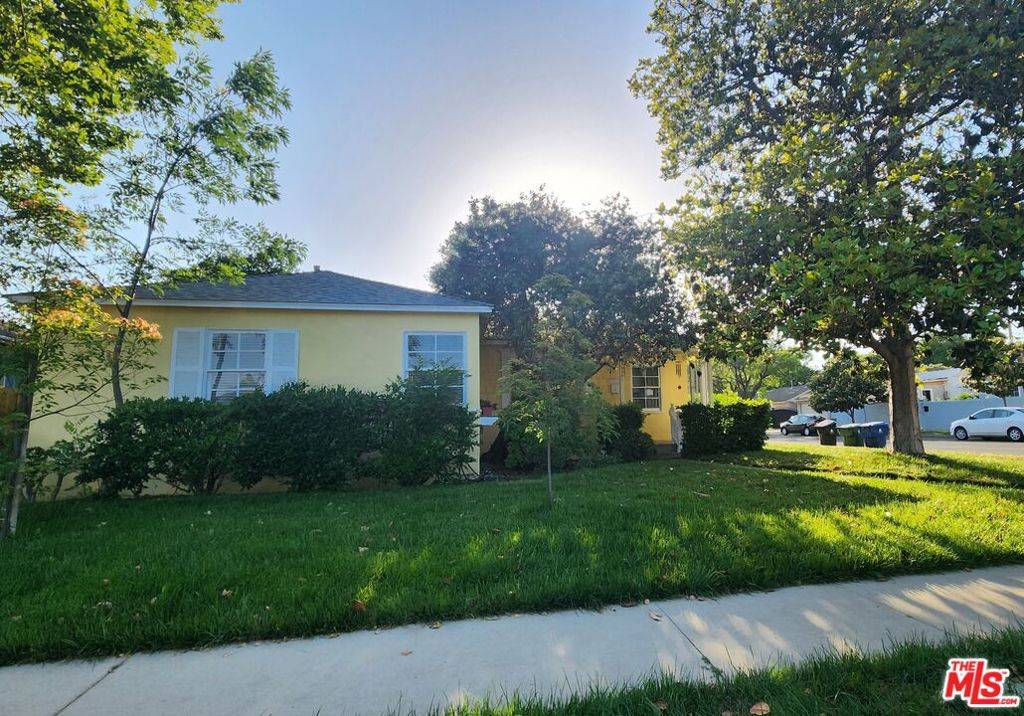 Reseda, CA 91335,6961 Zelzah AVE