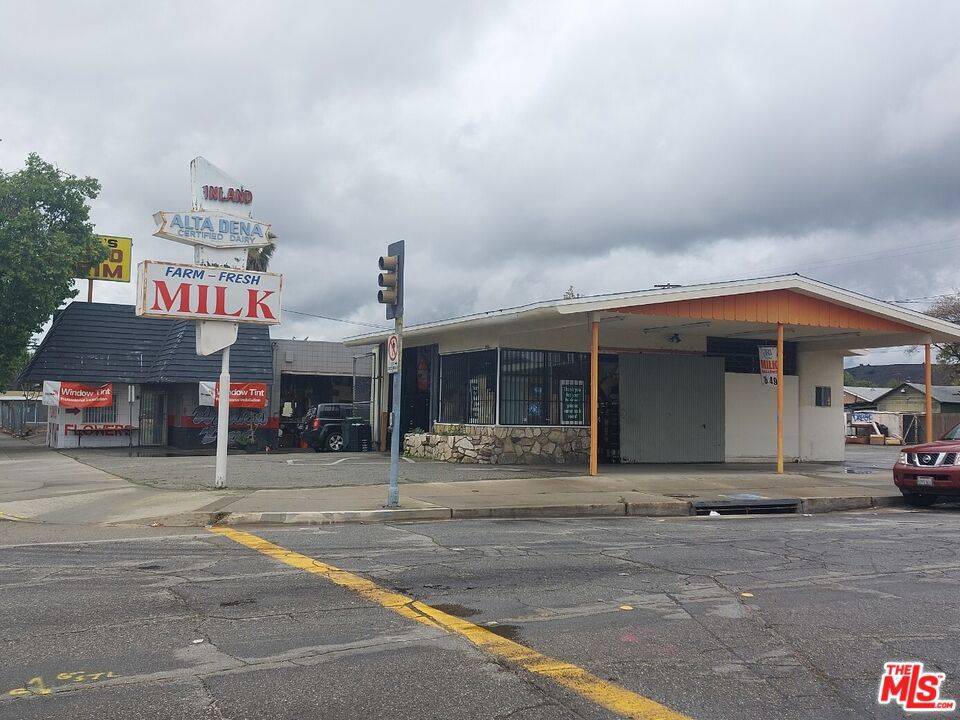 Pomona, CA 91768,1225 W Holt AVE
