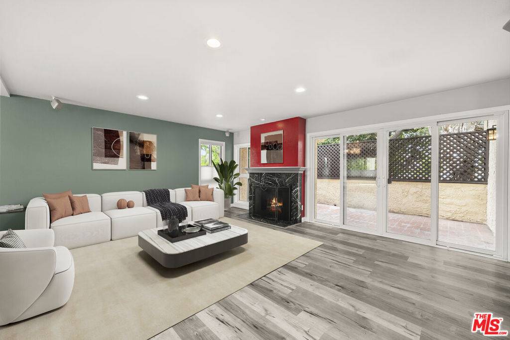 Sherman Oaks, CA 91401,5245 Coldwater Canyon AVE #J