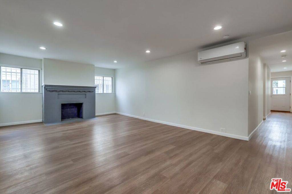 2010 5th AVE, Los Angeles, CA 90018