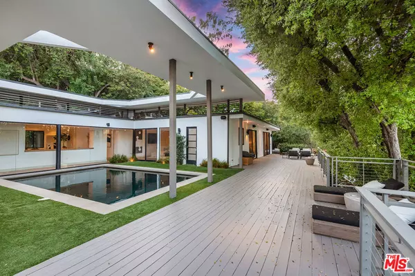 Encino, CA 91436,15941 Skytop RD