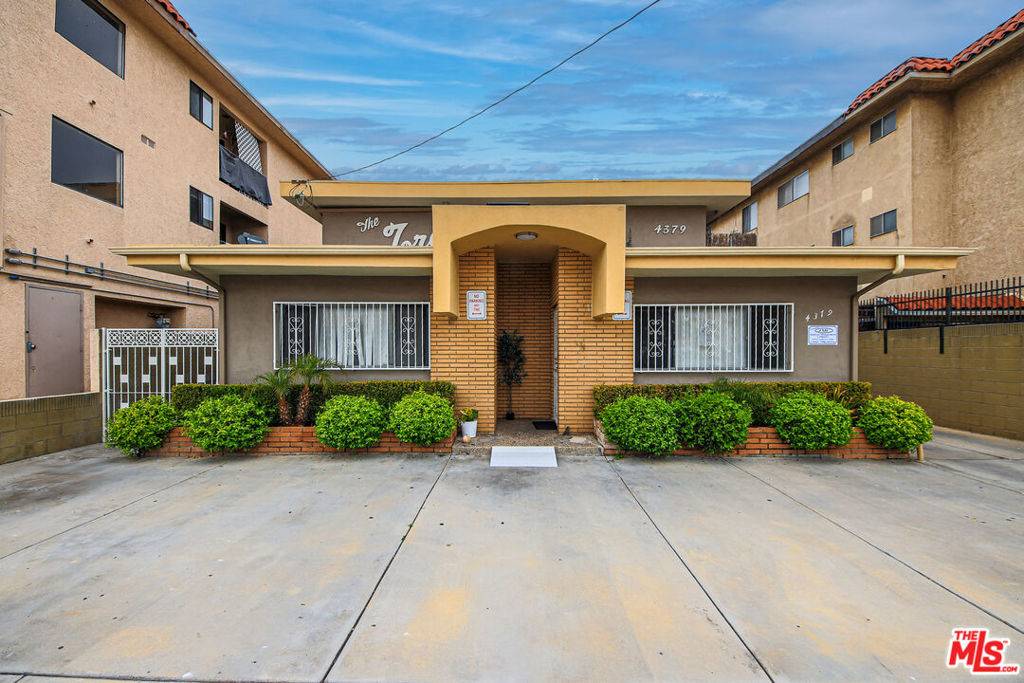 4379 W 141st ST, Hawthorne, CA 90250