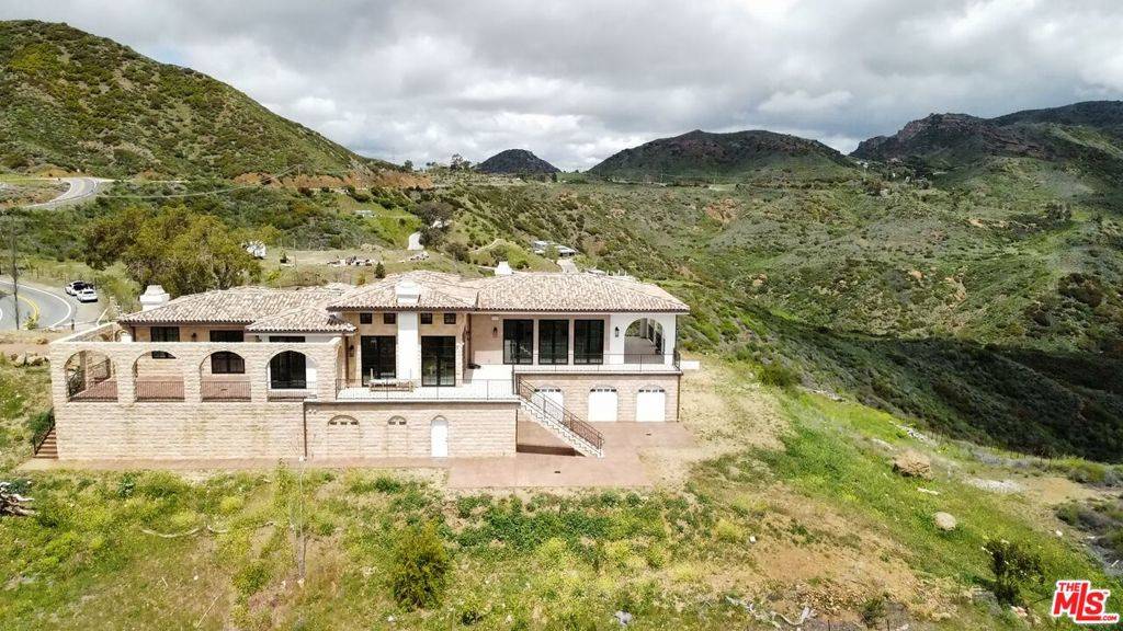 Malibu, CA 90265,33182 Mulholland HWY