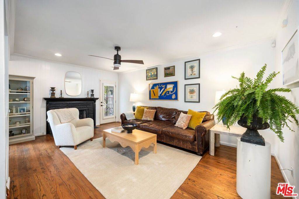 Valley Glen, CA 91401,13021 Delano ST