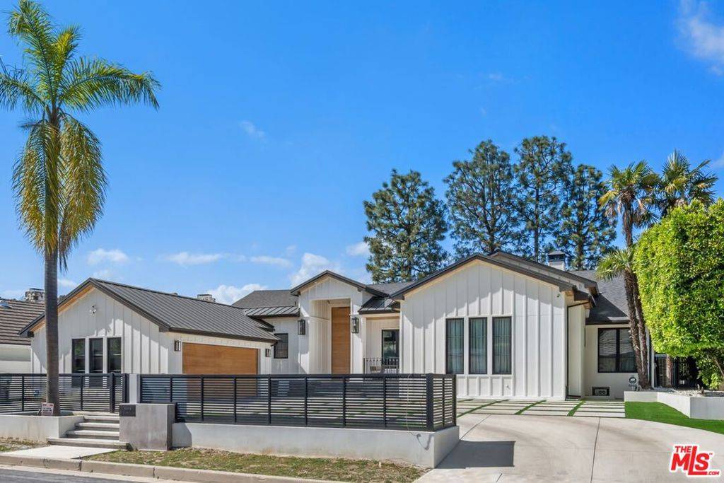 Sherman Oaks, CA 91403,16015 Valley Wood RD