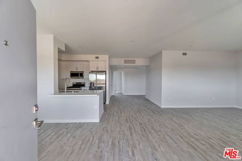 Los Angeles, CA 90045,5506 THORNBURN ST