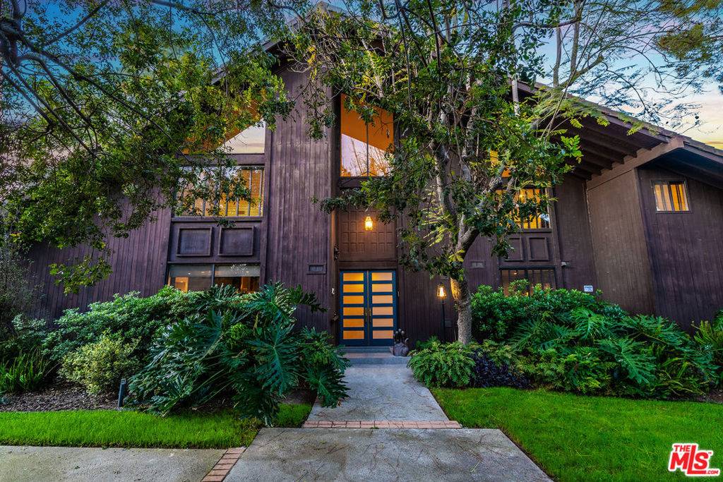 4635 Clybourn AVE, Toluca Lake, CA 91602