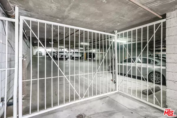 Tujunga, CA 91042,10128 Hillhaven AVE #105