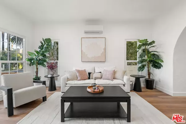 Los Angeles, CA 90004,509 N Hobart BLVD