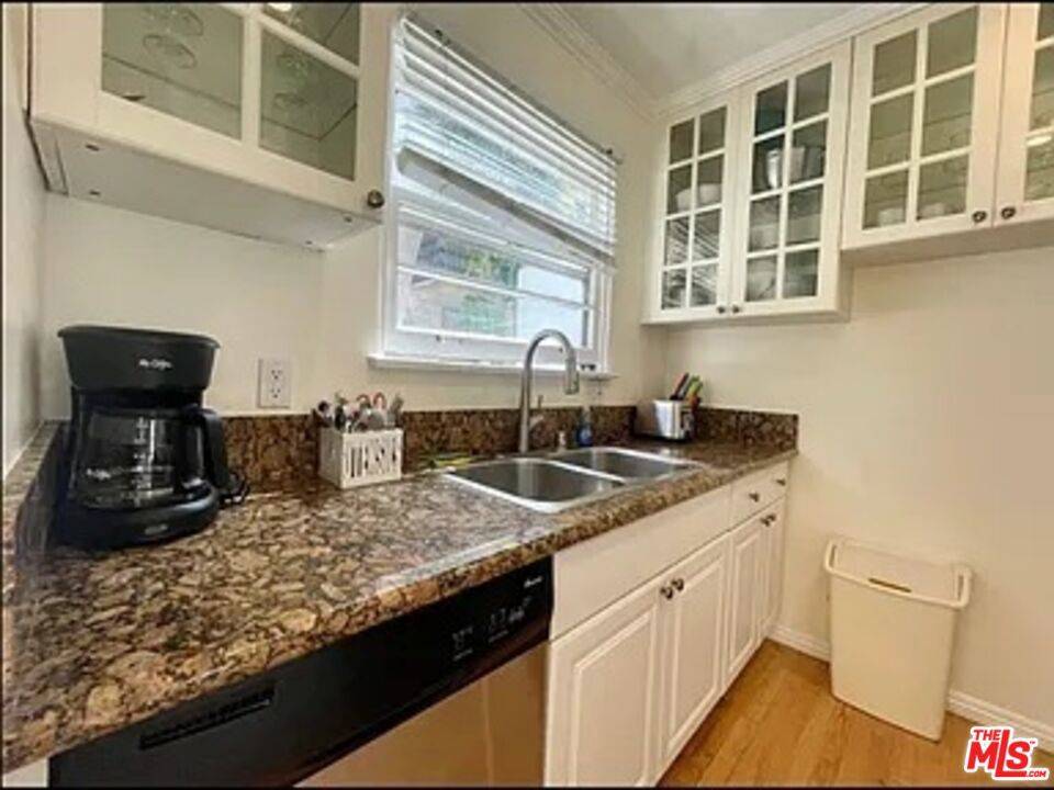 Santa Monica, CA 90403,1134 E Chelsea AVE #C