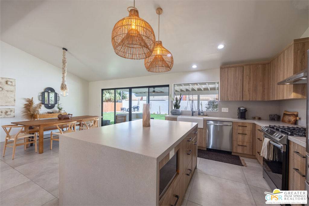 43740 Acacia DR, Palm Desert, CA 92260