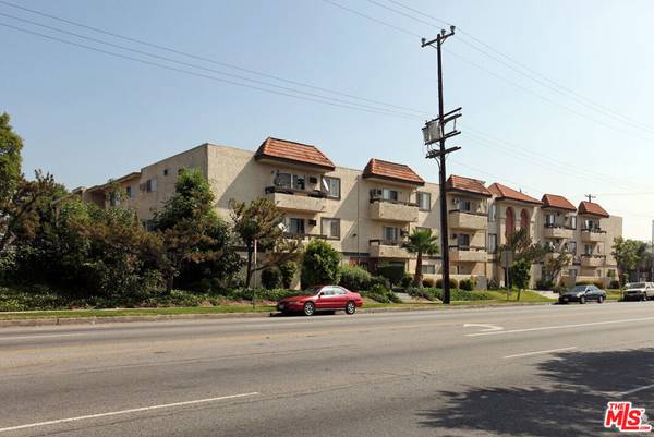 18101 Roscoe BLVD #101, Northridge, CA 91325