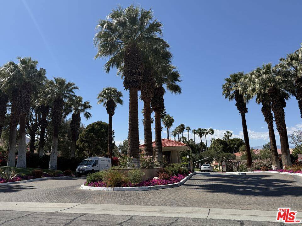 675 N Los Felices CIR #215, Palm Springs, CA 92262