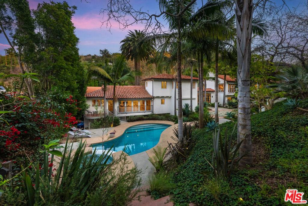 Sherman Oaks, CA 91423,3701 Longridge AVE