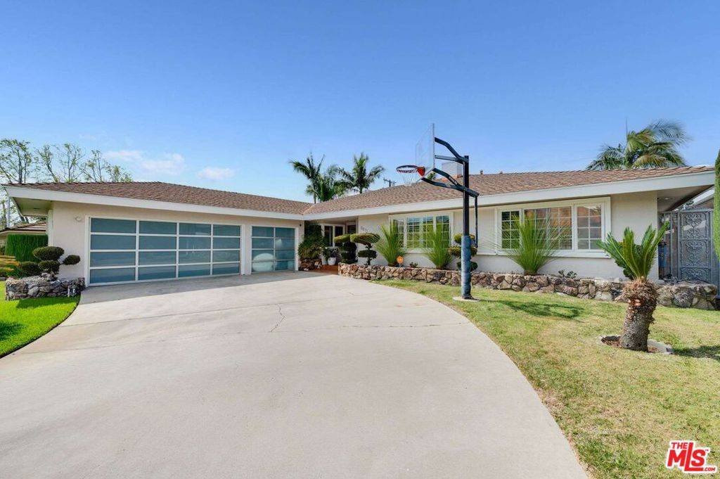 Los Angeles, CA 90056,5671 W 63rd ST