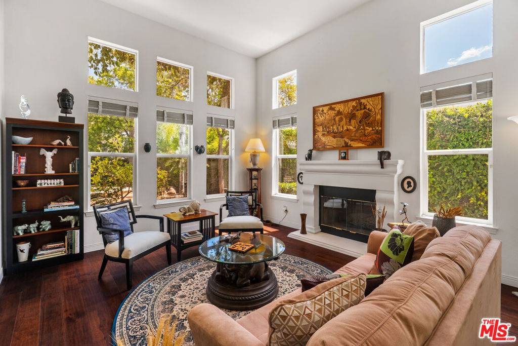 Thousand Oaks, CA 91362,2321 Sunny Point ST