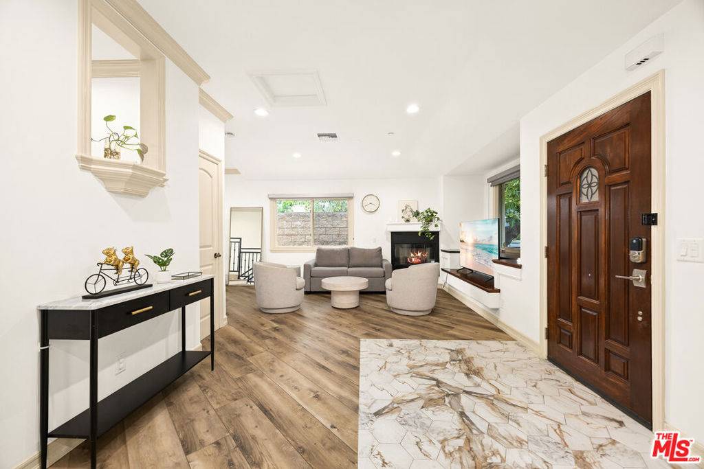 Pasadena, CA 91106,272 N Chester AVE #101