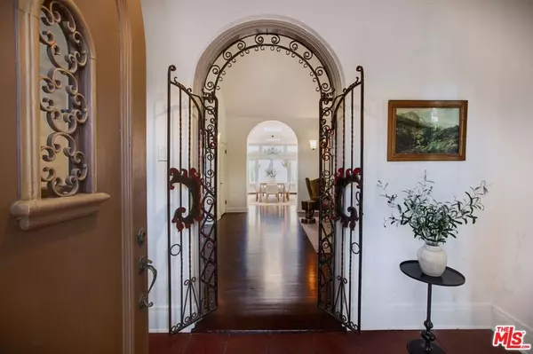 Los Angeles, CA 90027,1900 N Serrano AVE