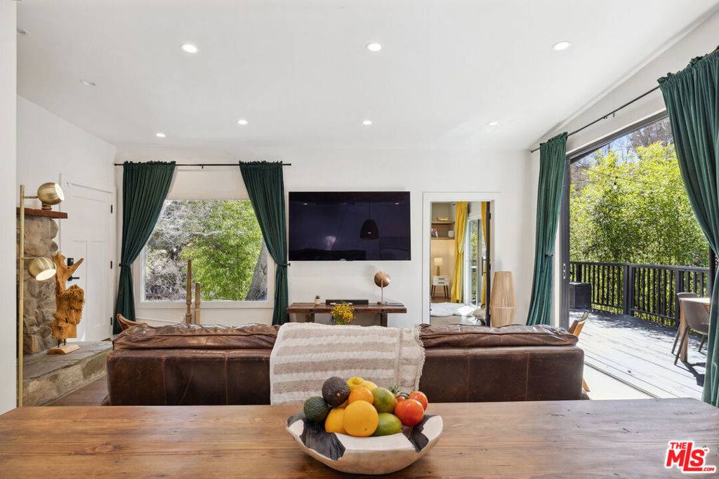 Topanga, CA 90290,583 N Creek TRL