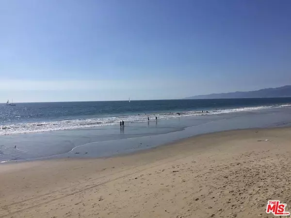 Marina Del Rey, CA 90292,3119 Via Dolce #311