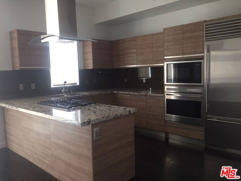 Marina Del Rey, CA 90292,3119 Via Dolce #311