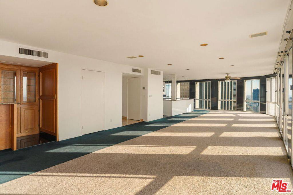 Los Angeles, CA 90012,800 W 1st ST #2608