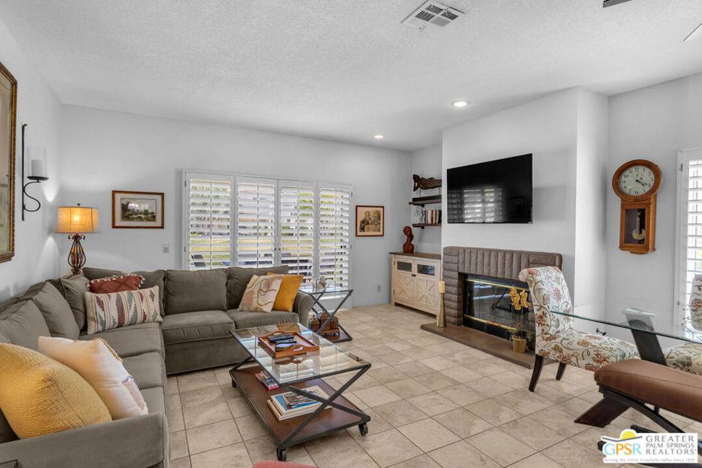230 W Vista Royale CIR, Palm Desert, CA 92211