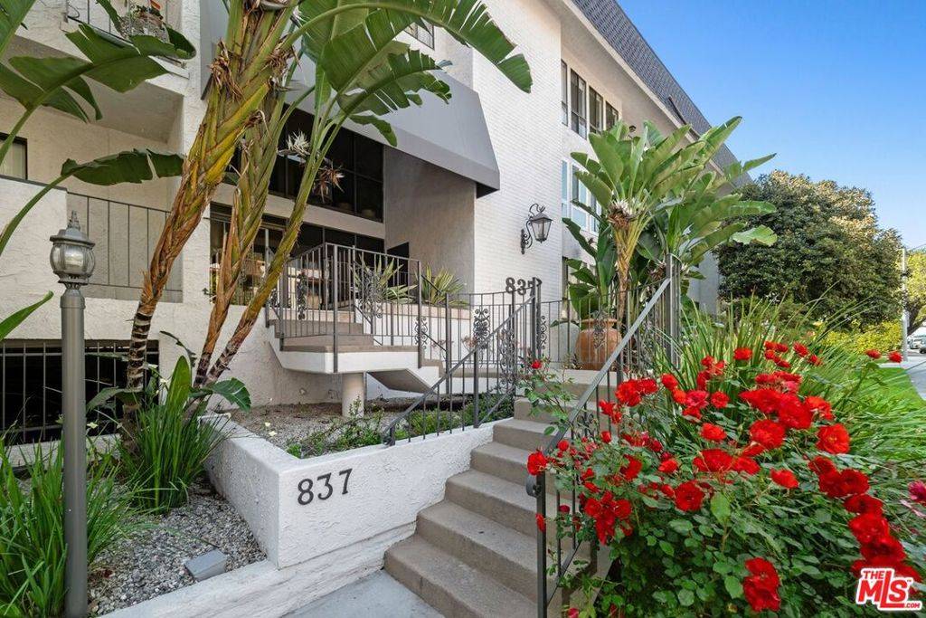 837 N West Knoll DR #204, West Hollywood, CA 90069