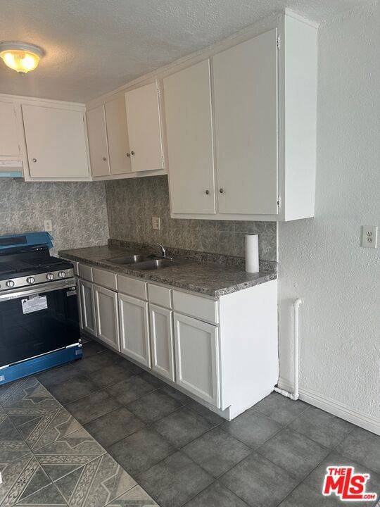 Santa Ana, CA 92701,1001 E Grant ST #F4